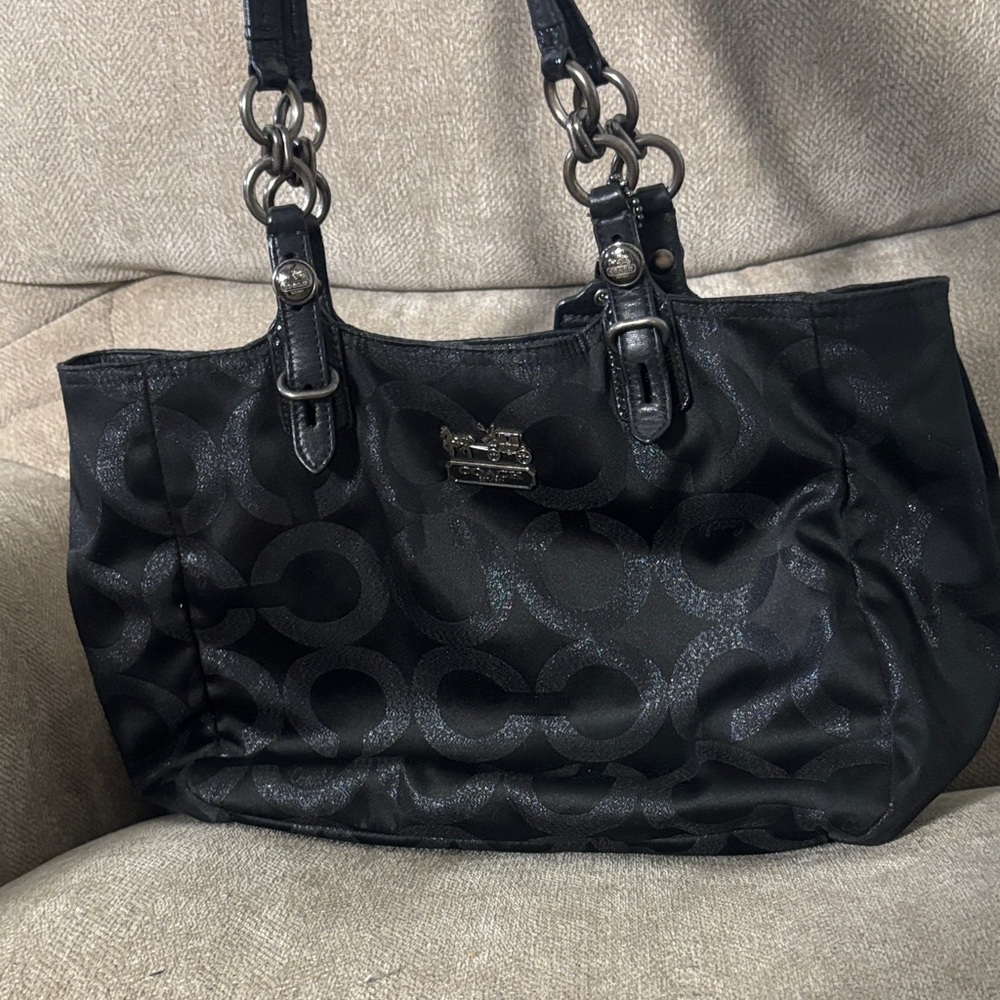 ✨Coach Black Signature Shoulder Tote with Chain-Link Straps✨